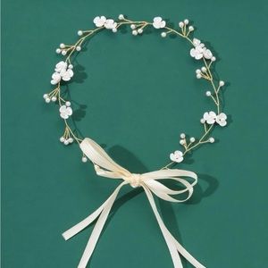 Bridal hair accessories